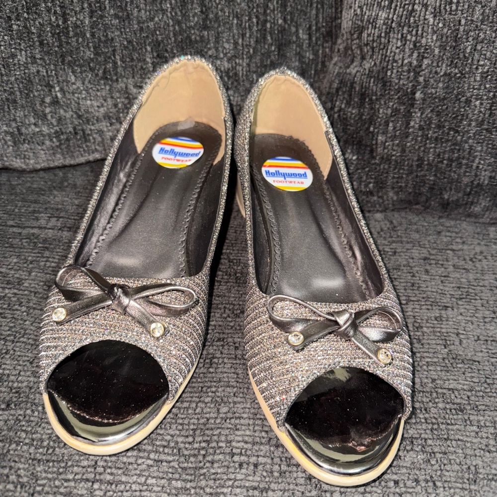 Hollywood Elegant Silver Peep-Toe Girls Shoes Sz 34